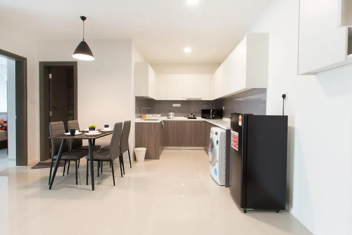 Modern, High Floor Suasana Suites 05 In Jb Johor Bahru